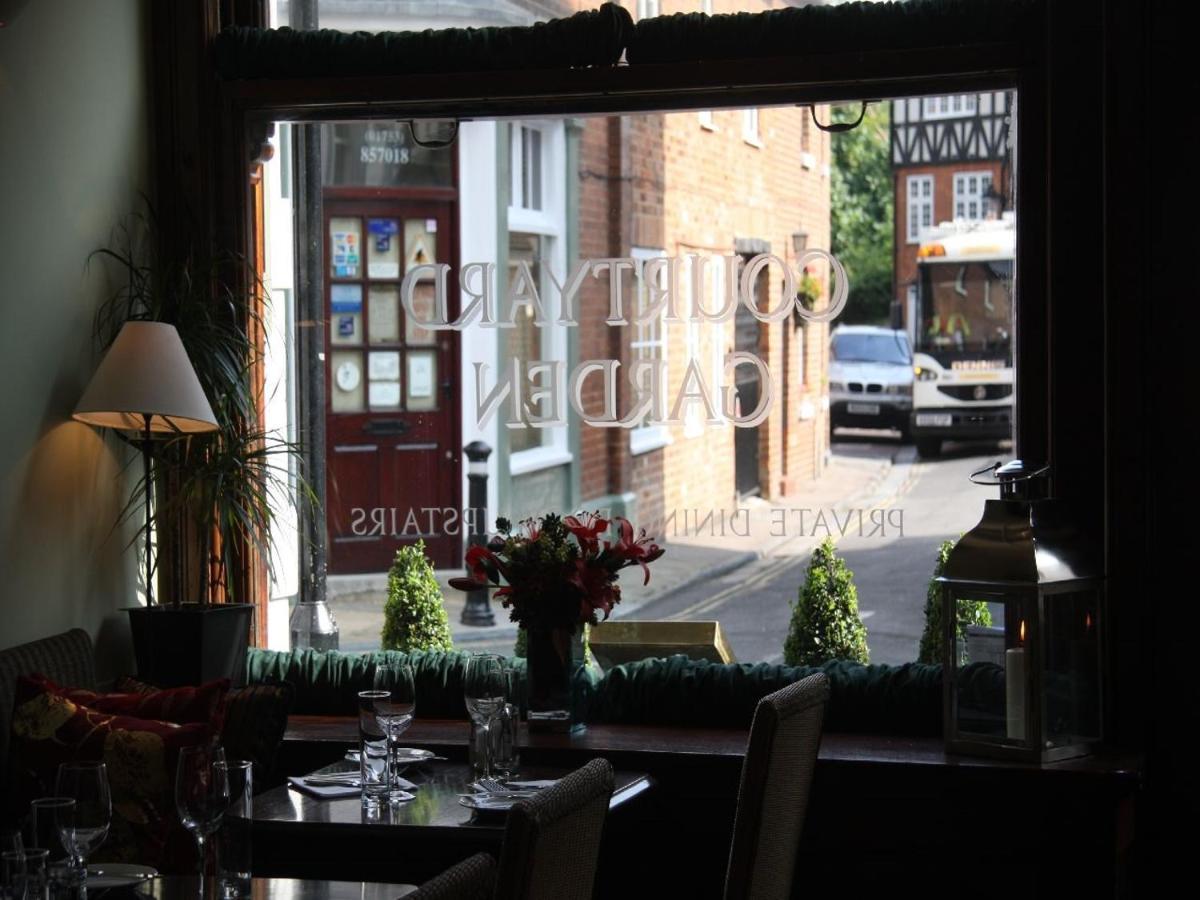 Gilbey'S Bar, Restaurant & Townhouse Bed and Breakfast Windsor Eksteriør billede