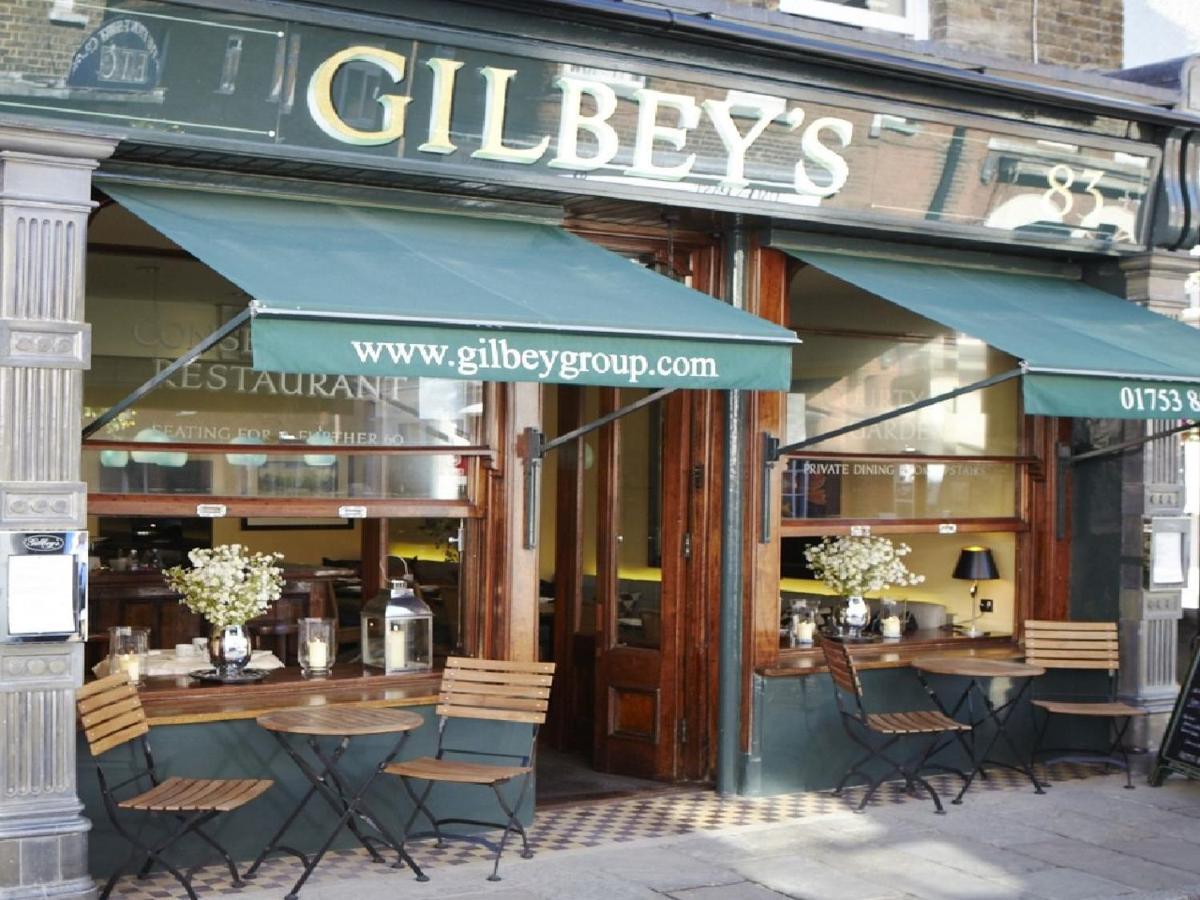Gilbey'S Bar, Restaurant & Townhouse Bed and Breakfast Windsor Eksteriør billede